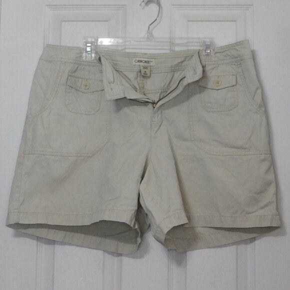 Cherokee tan women's shorts - Picture 2 of 4